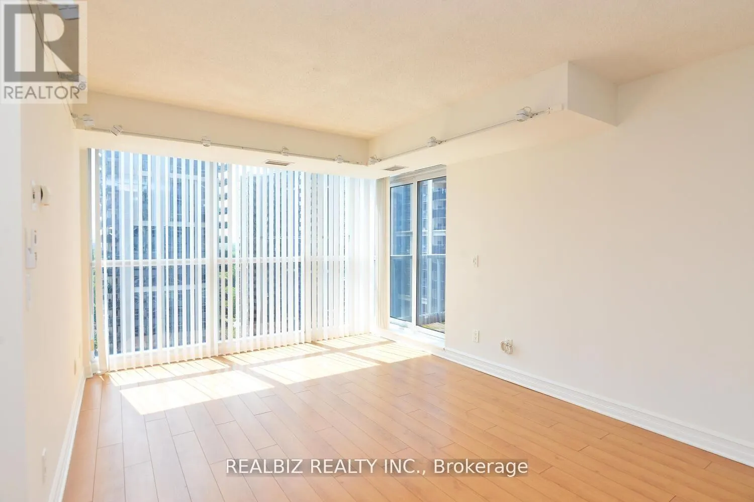 2116 - 4968 YONGE STREET