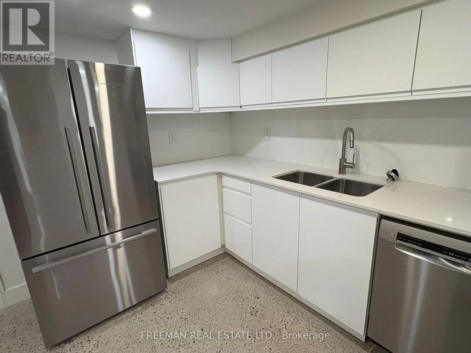 BASEMENT UNIT - 534 CLINTON STREET