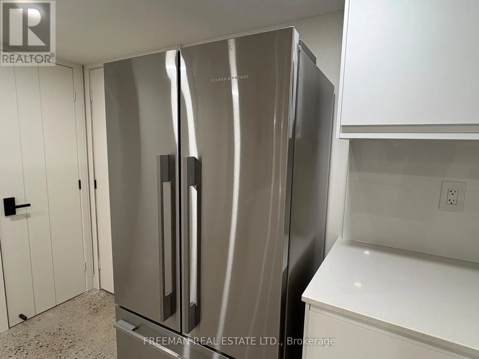 BASEMENT UNIT - 534 CLINTON STREET