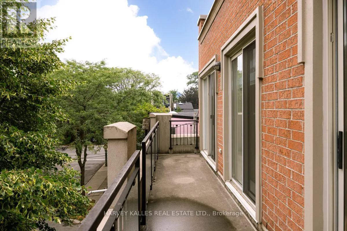 302 - 77 MCMURRICH STREET
