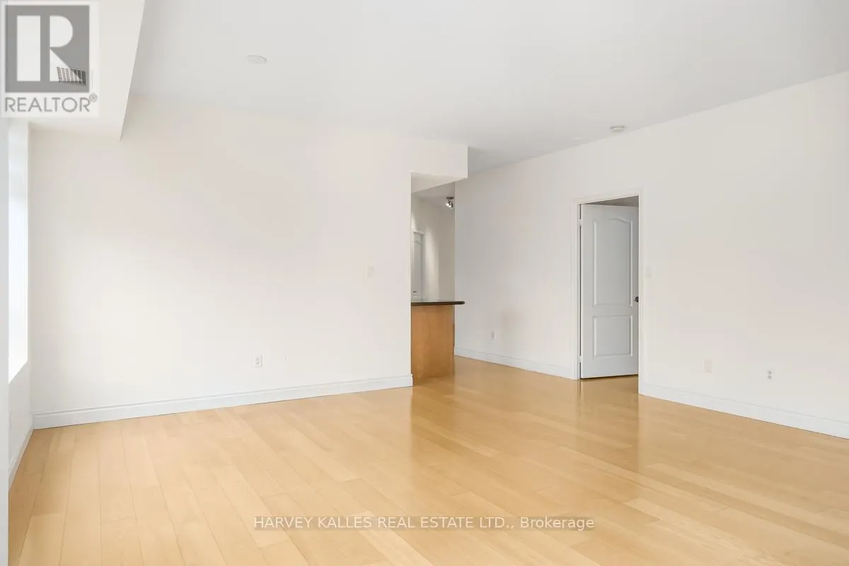 302 - 77 MCMURRICH STREET