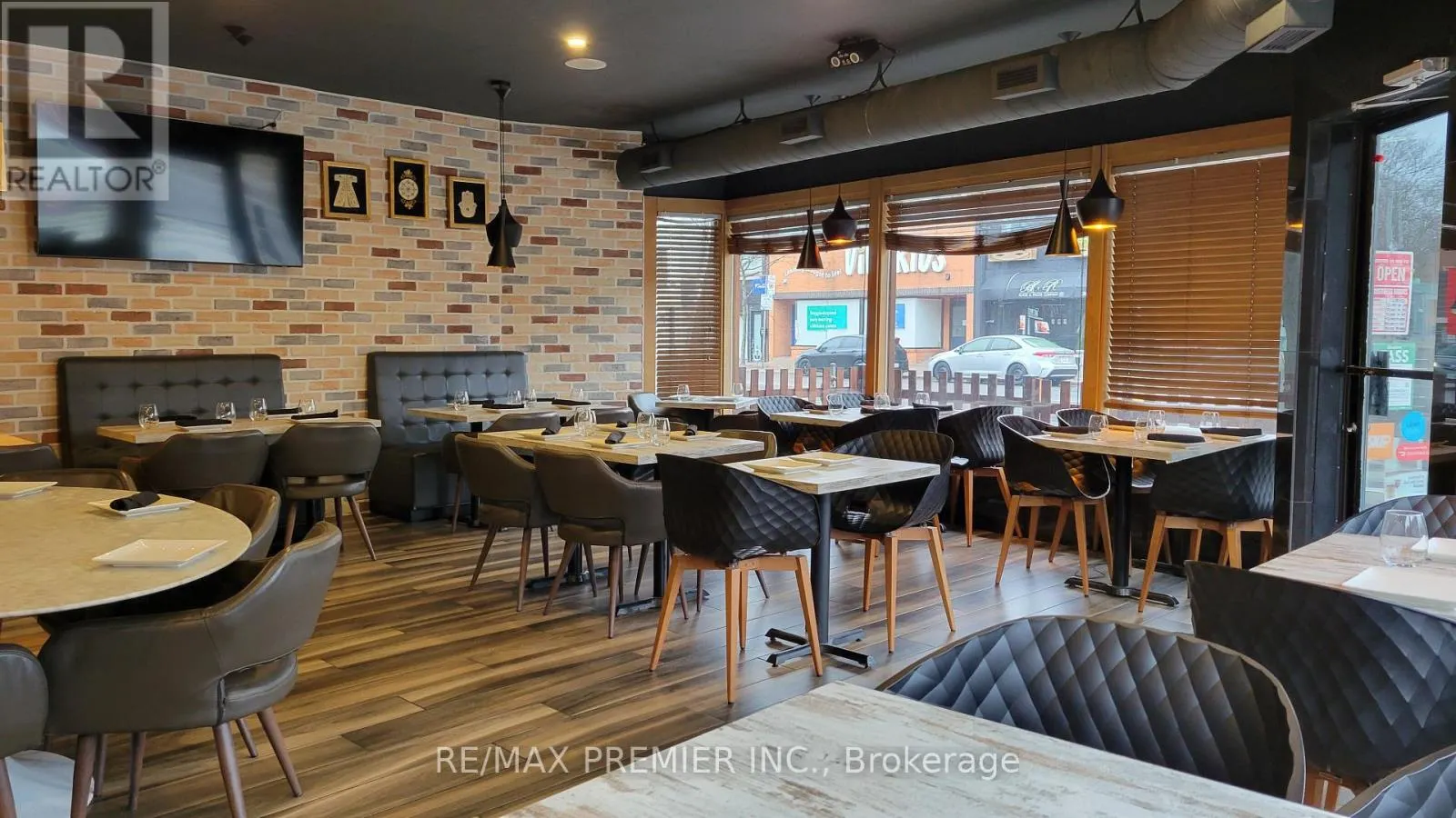 3443 YONGE STREET