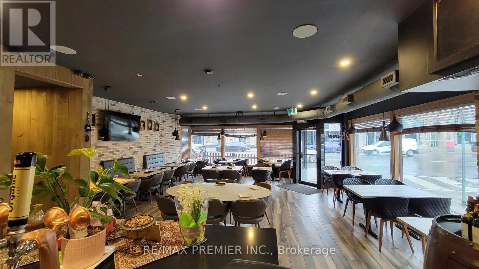 3443 YONGE STREET