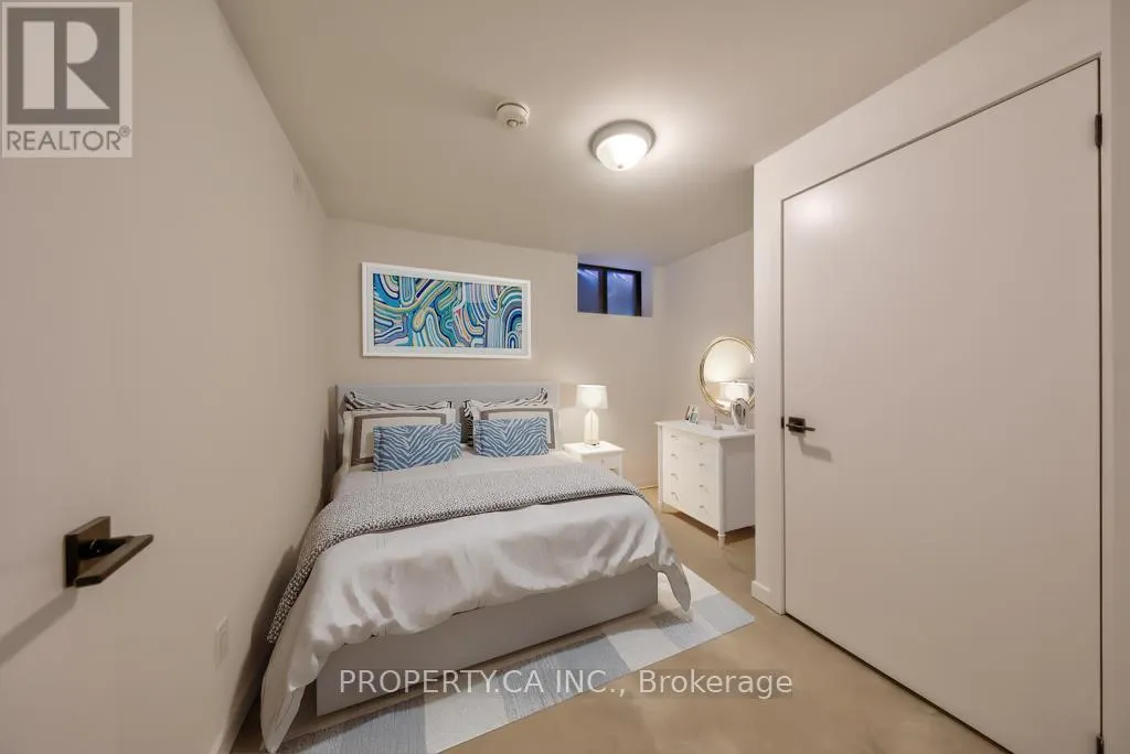 LOWER - 572 PALMERSTON AVENUE