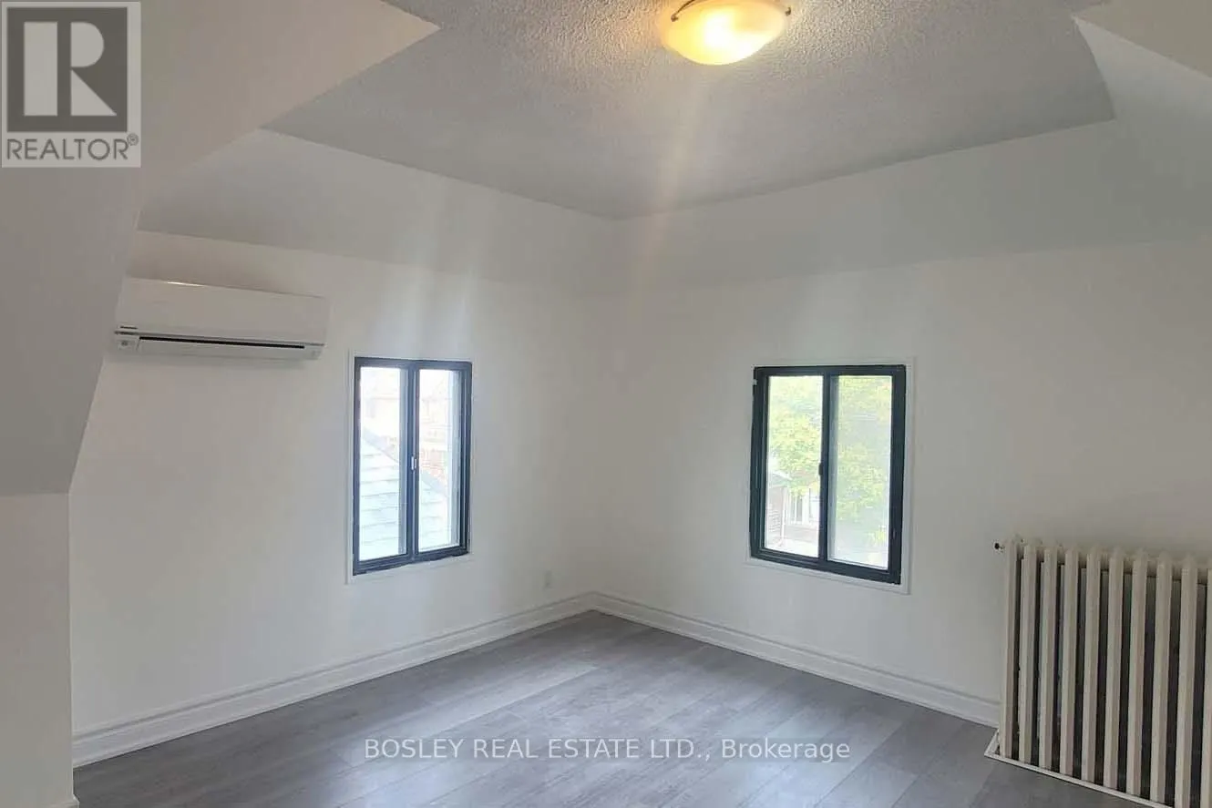 3 - 166 SPADINA ROAD