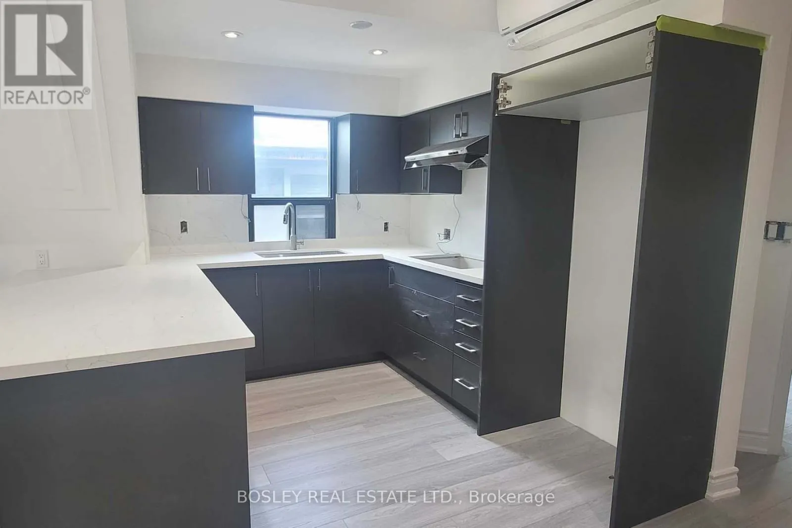 3 - 166 SPADINA ROAD