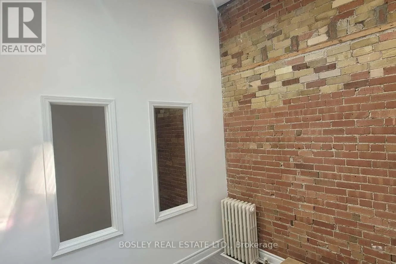 3 - 166 SPADINA ROAD