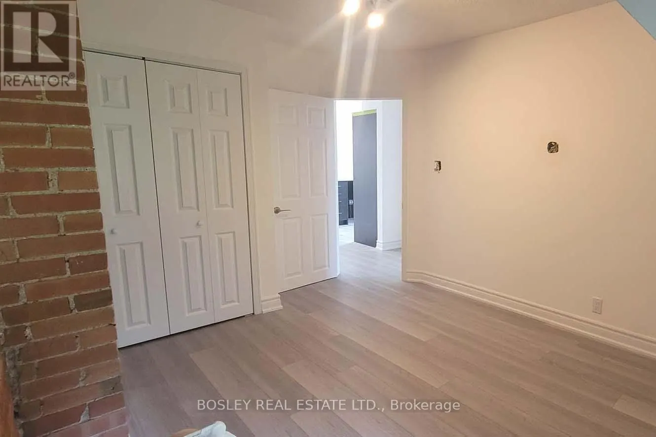 3 - 166 SPADINA ROAD