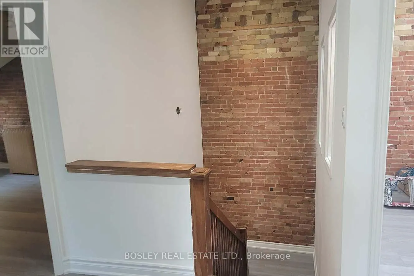 3 - 166 SPADINA ROAD