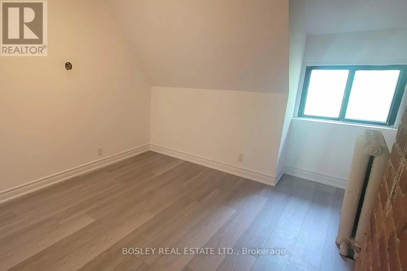 3 - 166 SPADINA ROAD