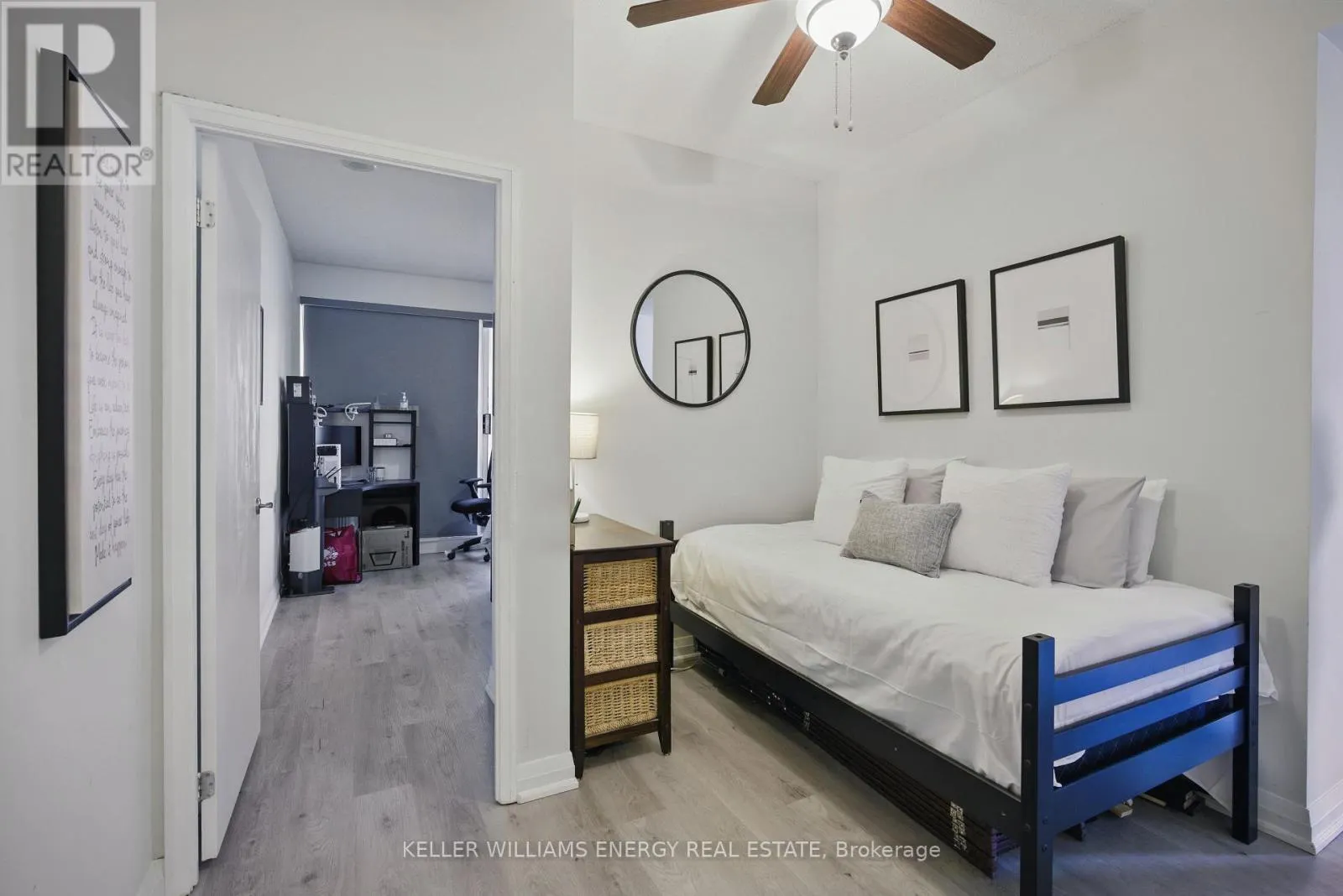 1307 - 220 VICTORIA STREET, #1307