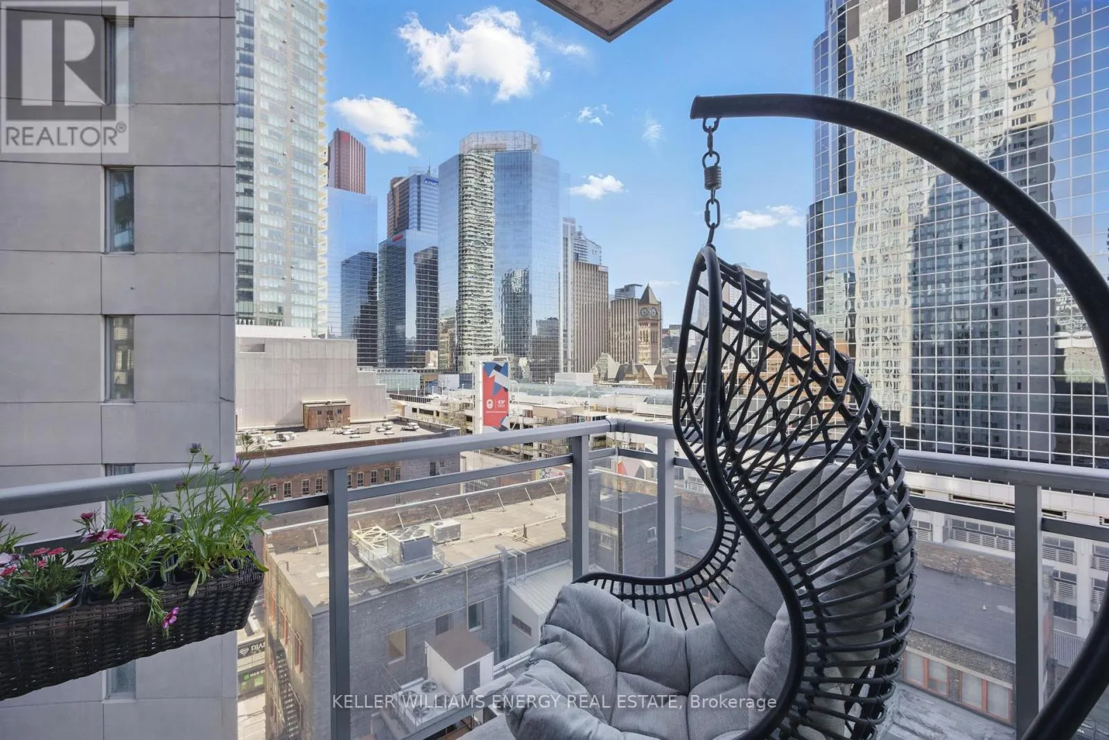 1307 - 220 VICTORIA STREET, #1307