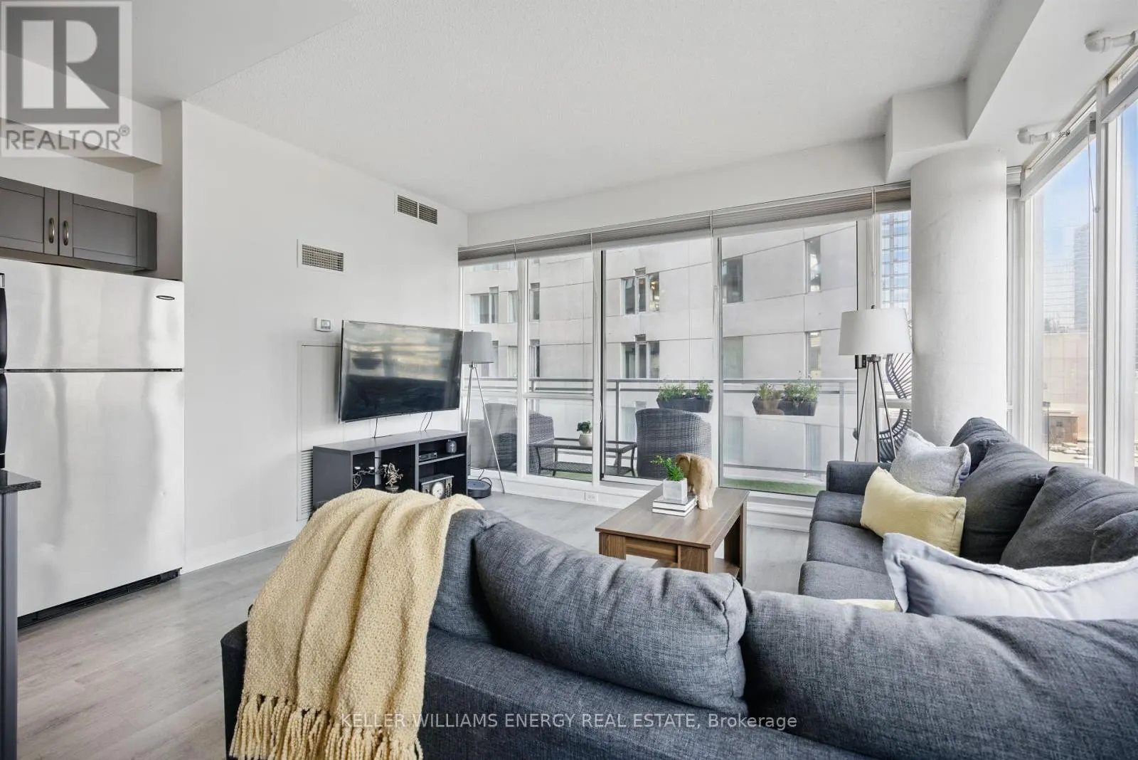 1307 - 220 VICTORIA STREET, #1307