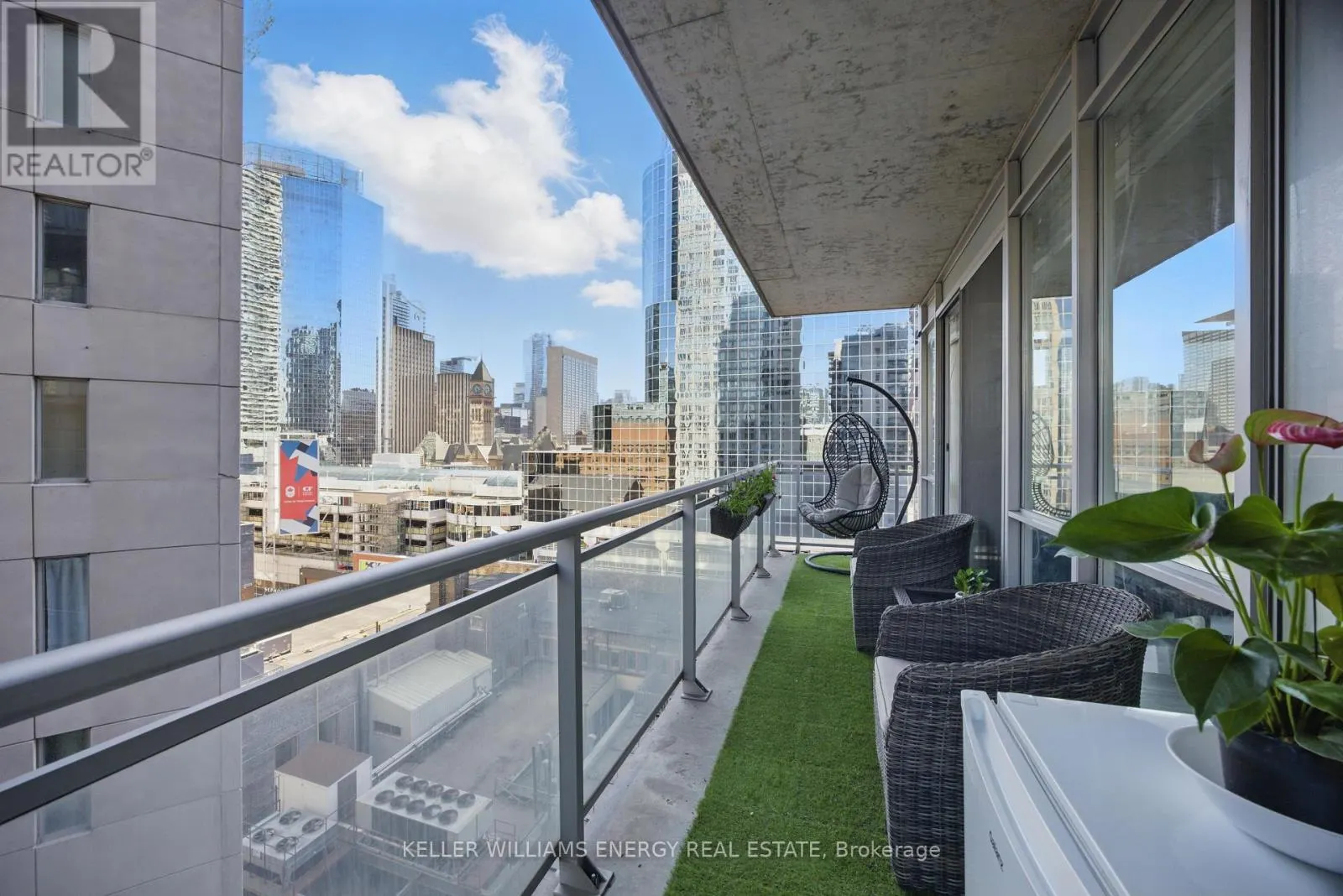 1307 - 220 VICTORIA STREET, #1307