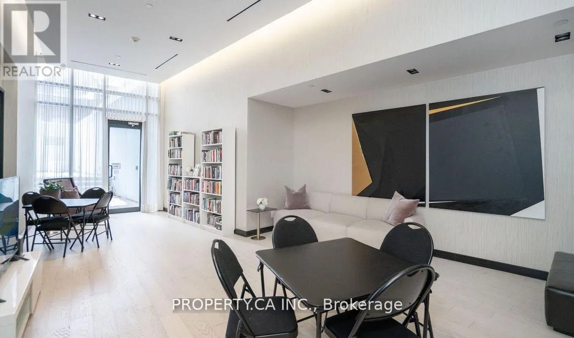 1010 - 3018 YONGE STREET