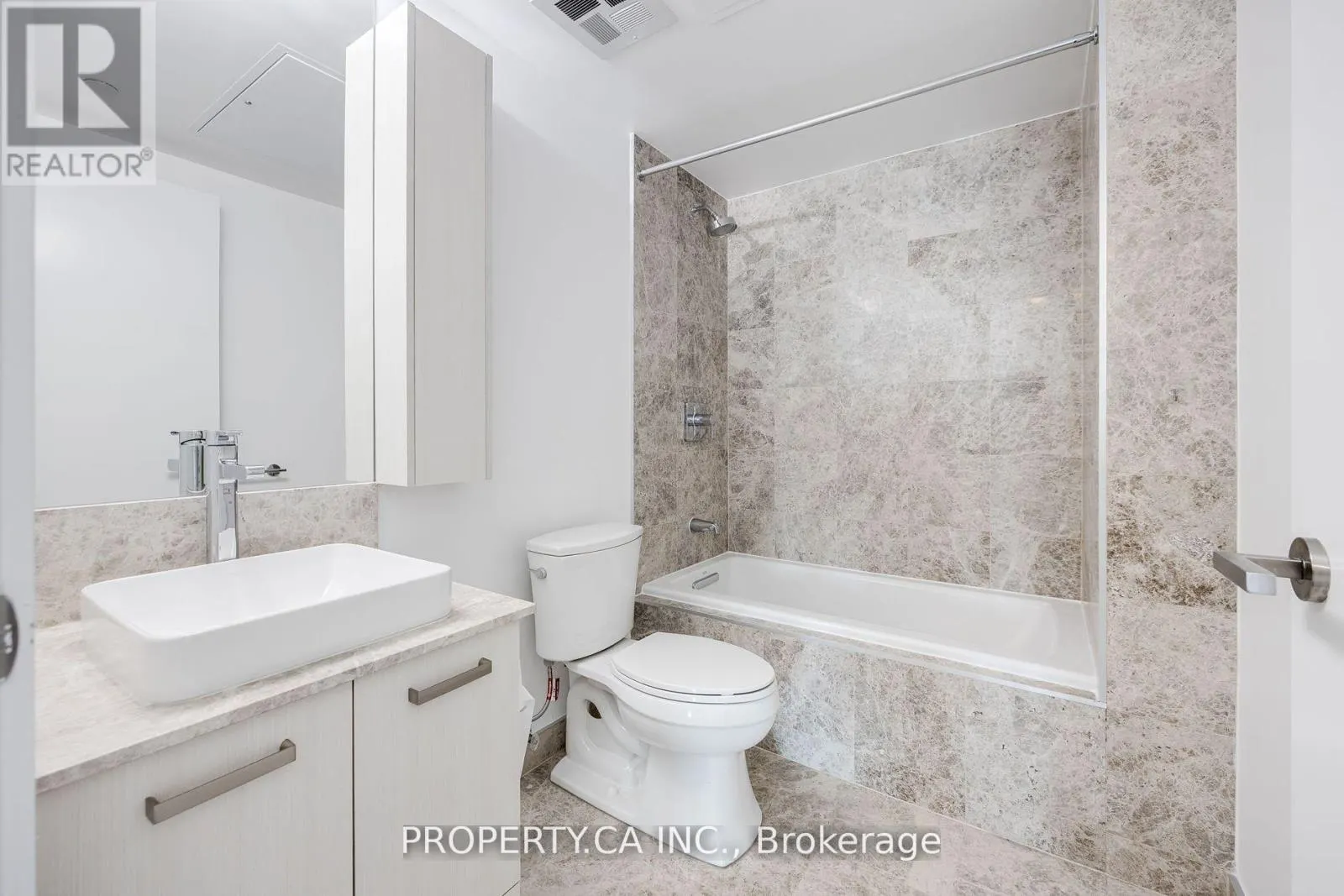 1010 - 3018 YONGE STREET