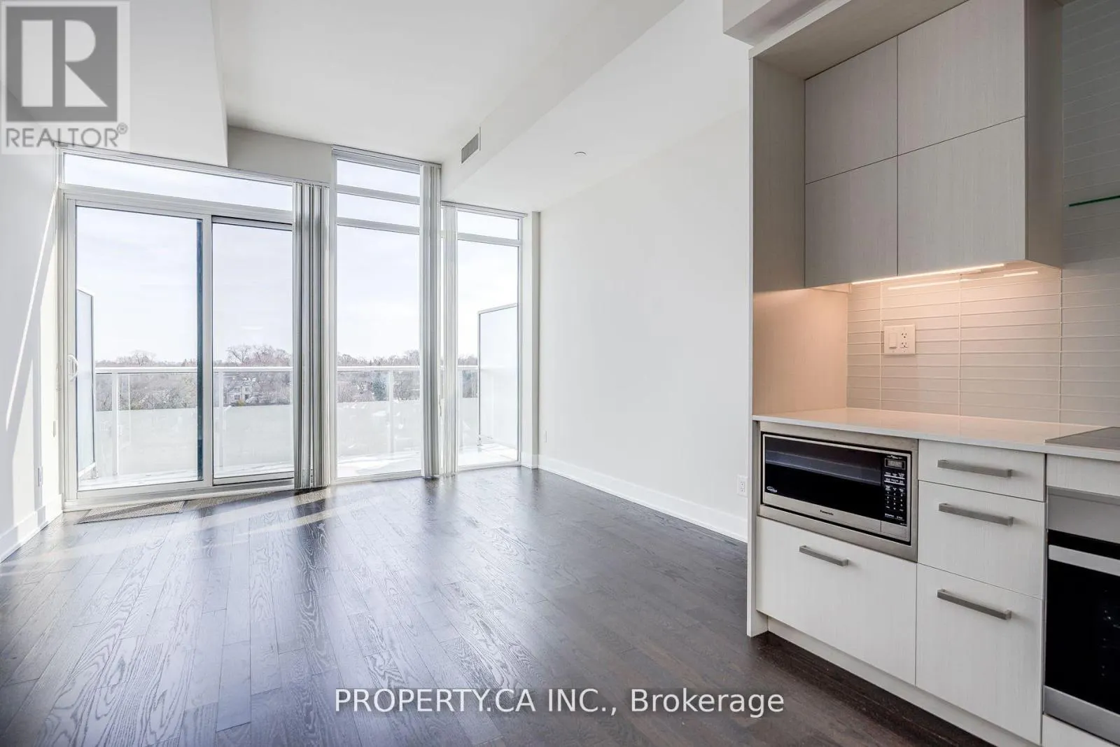 1010 - 3018 YONGE STREET