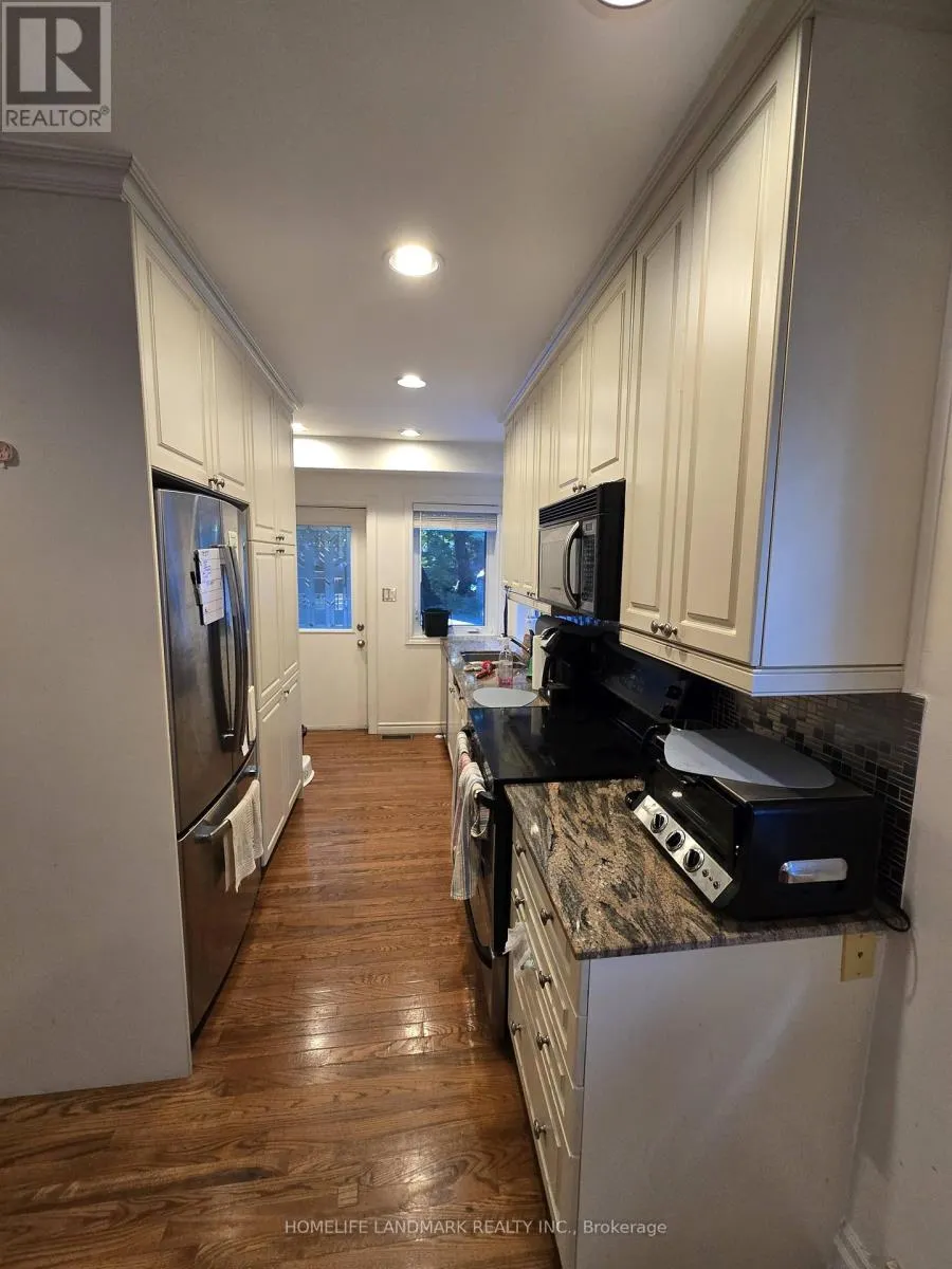 110 LAWRENCE AVENUE W