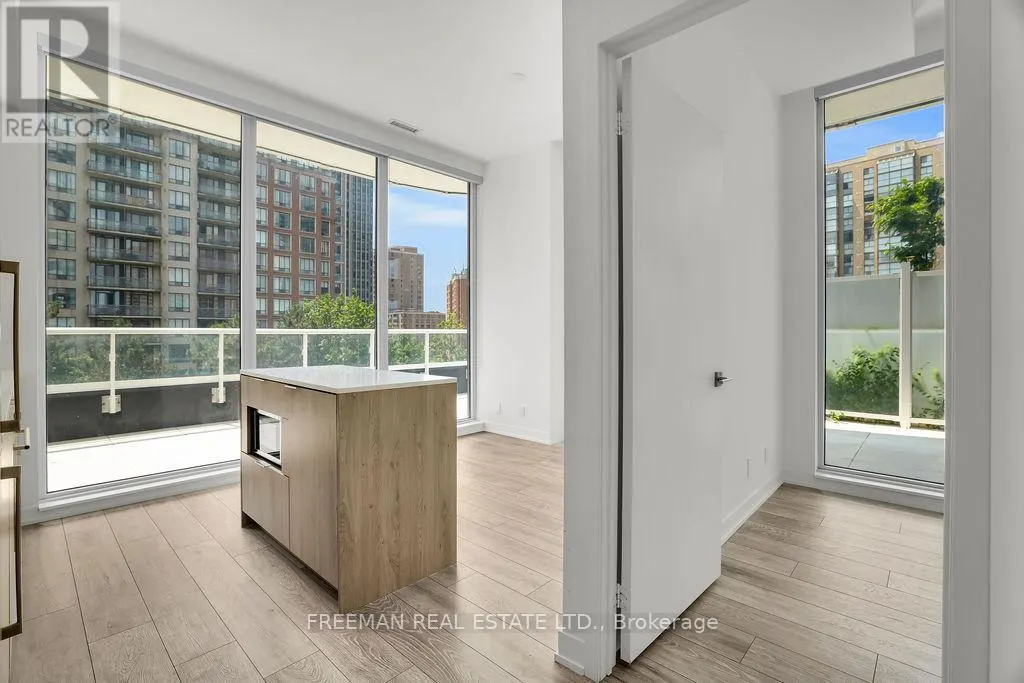 402 - 15 HOLMES AVENUE