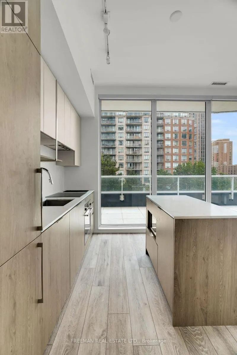 402 - 15 HOLMES AVENUE
