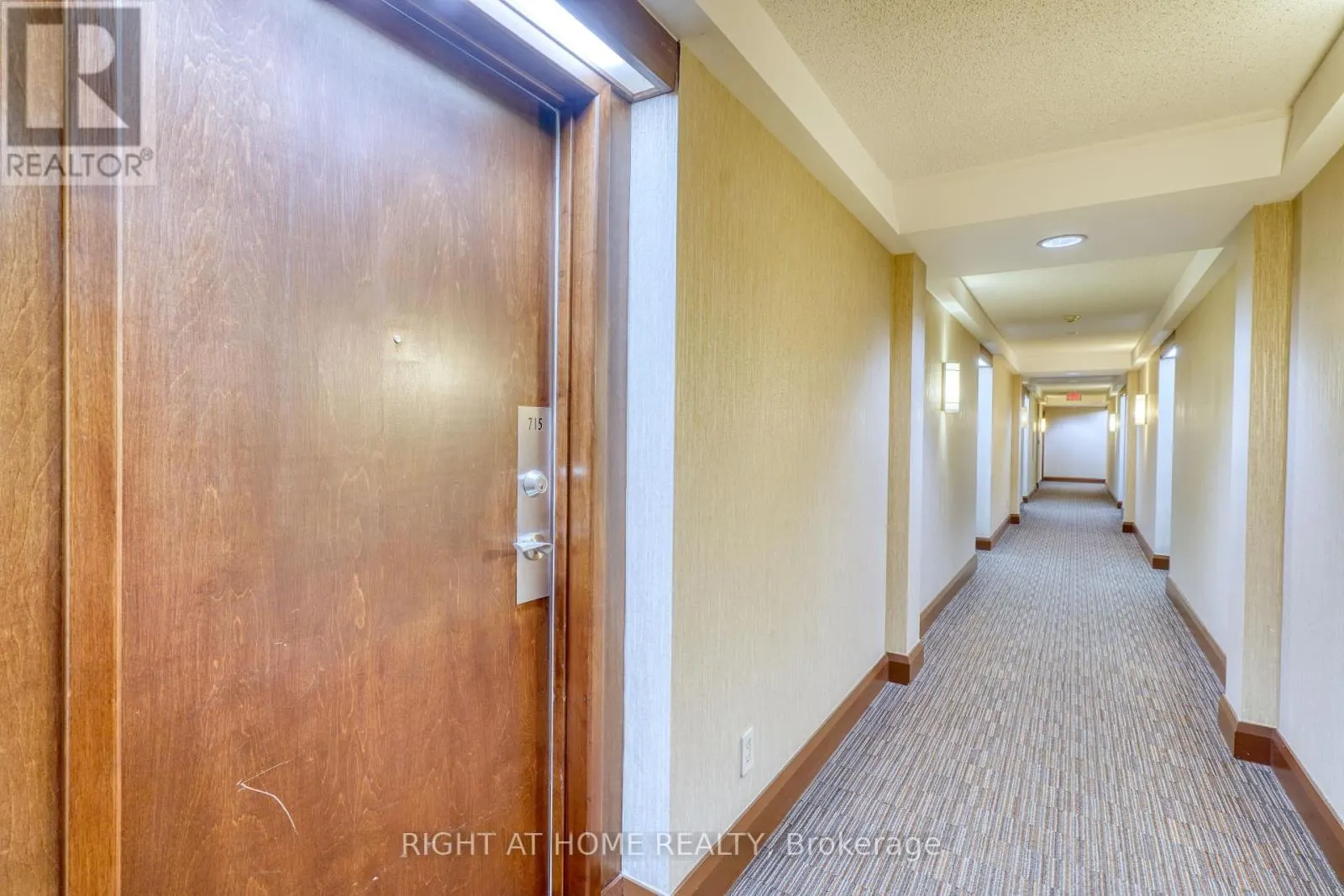 715 - 15 NORTHTOWN WAY