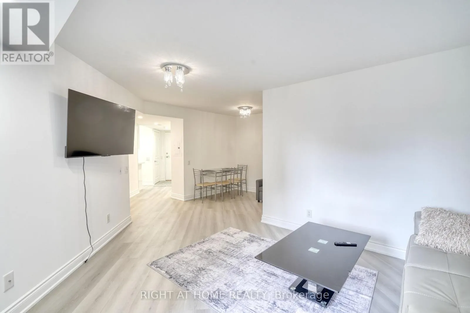715 - 15 NORTHTOWN WAY