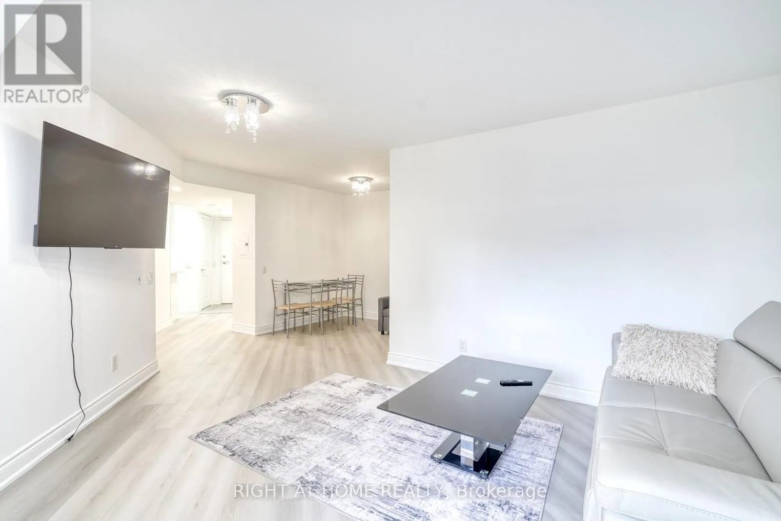 715 - 15 NORTHTOWN WAY