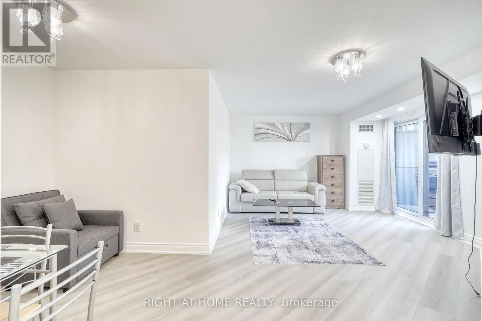 715 - 15 NORTHTOWN WAY