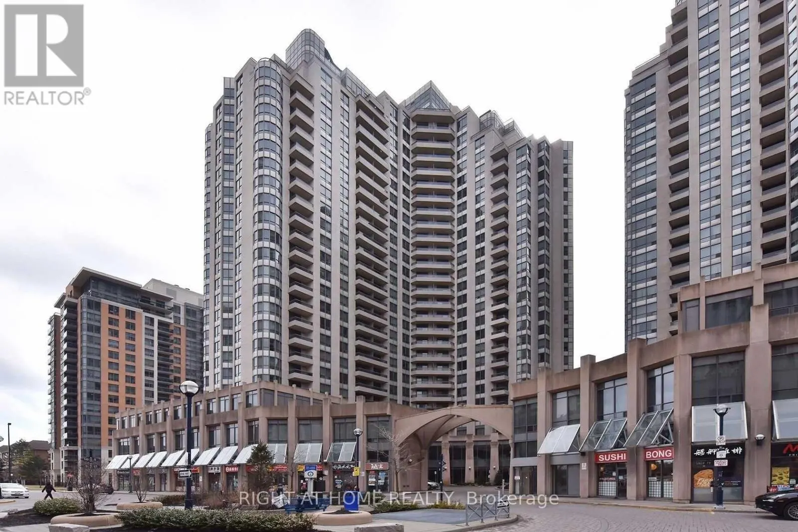 715 - 15 NORTHTOWN WAY