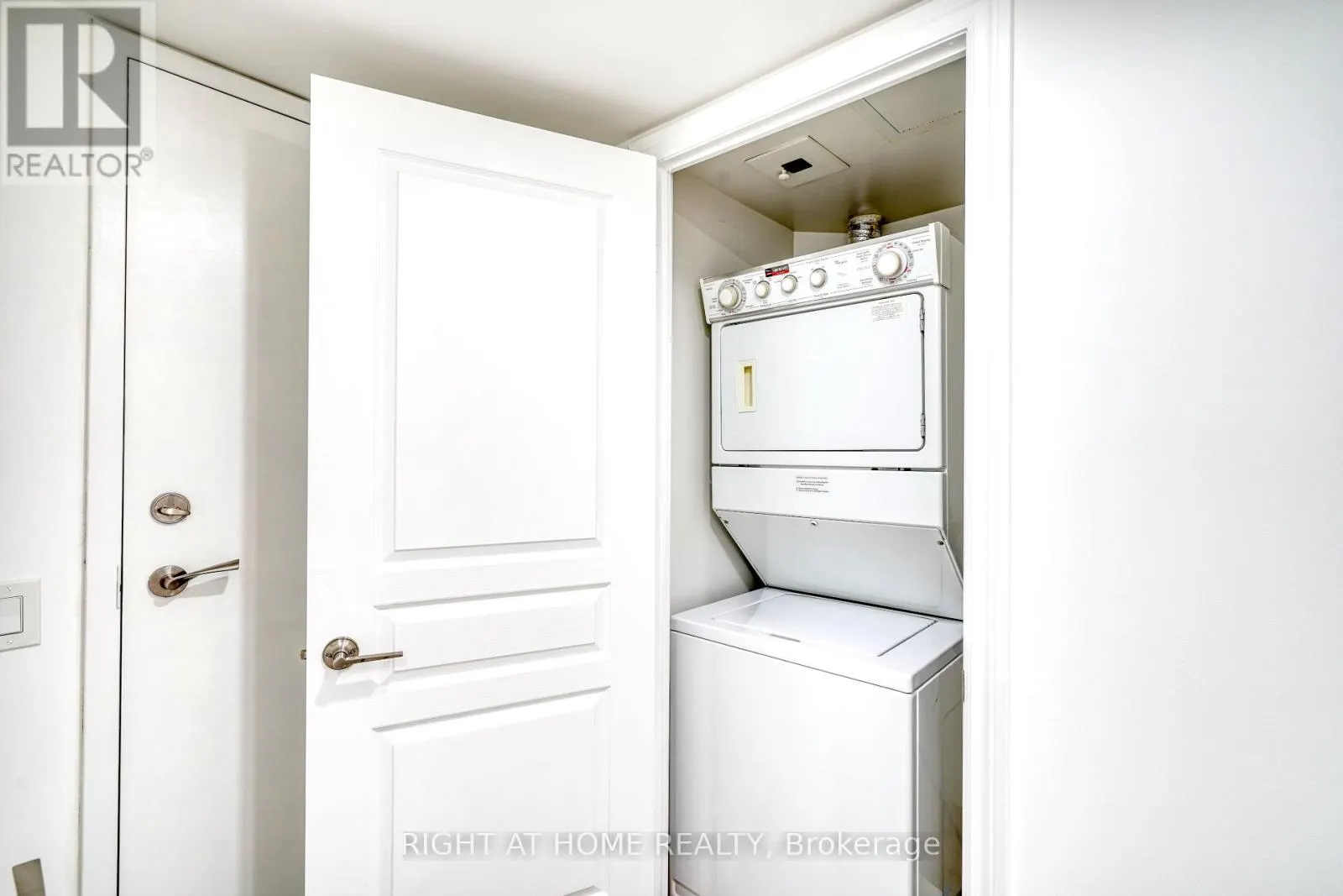 715 - 15 NORTHTOWN WAY