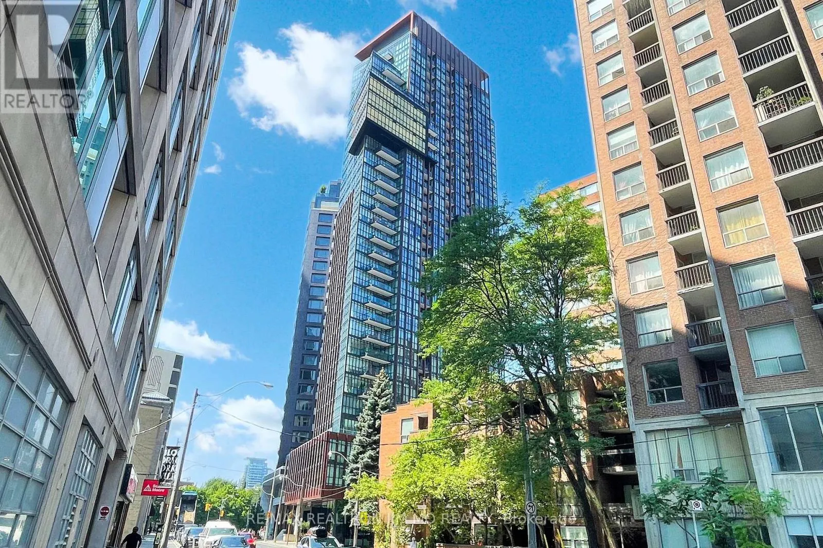 1706 - 32 DAVENPORT ROAD