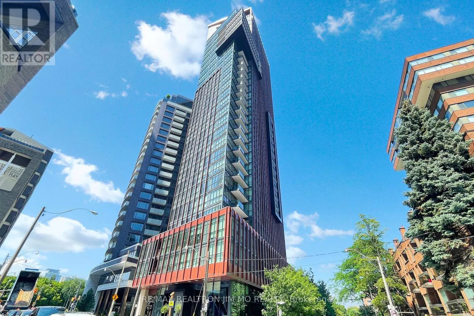 1706 - 32 DAVENPORT ROAD