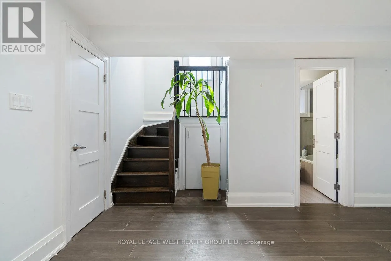 218 CAMERON AVENUE