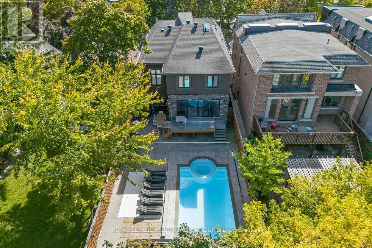218 CAMERON AVENUE
