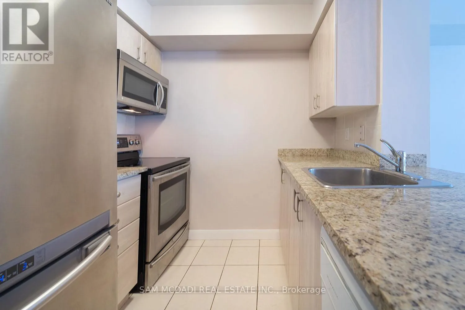 2512 - 4968 YONGE STREET