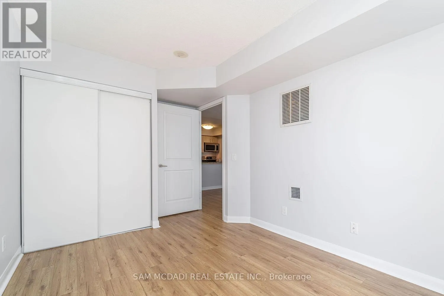 2512 - 4968 YONGE STREET