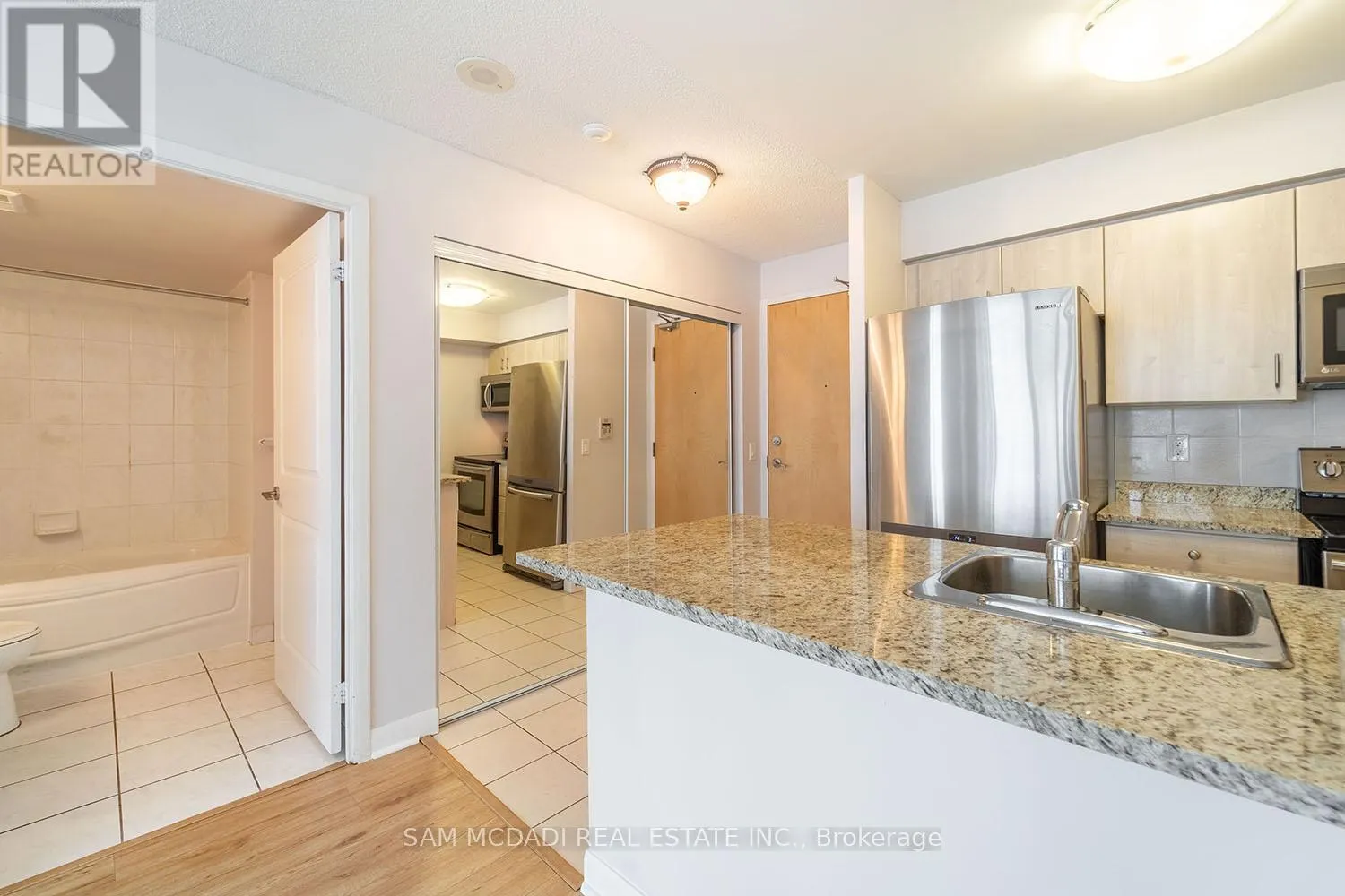 2512 - 4968 YONGE STREET