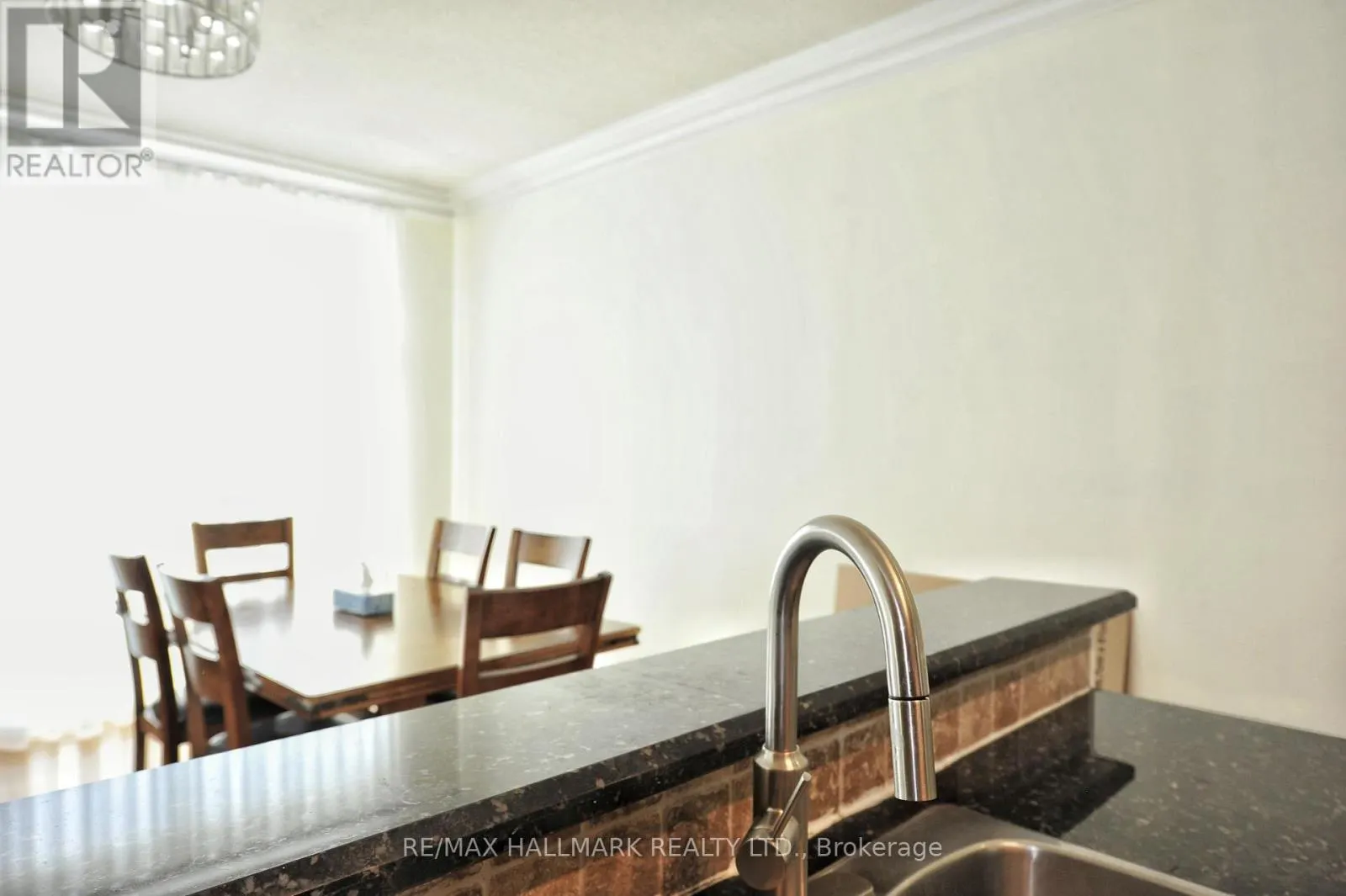 UPH02 - 7 LORRAINE DRIVE
