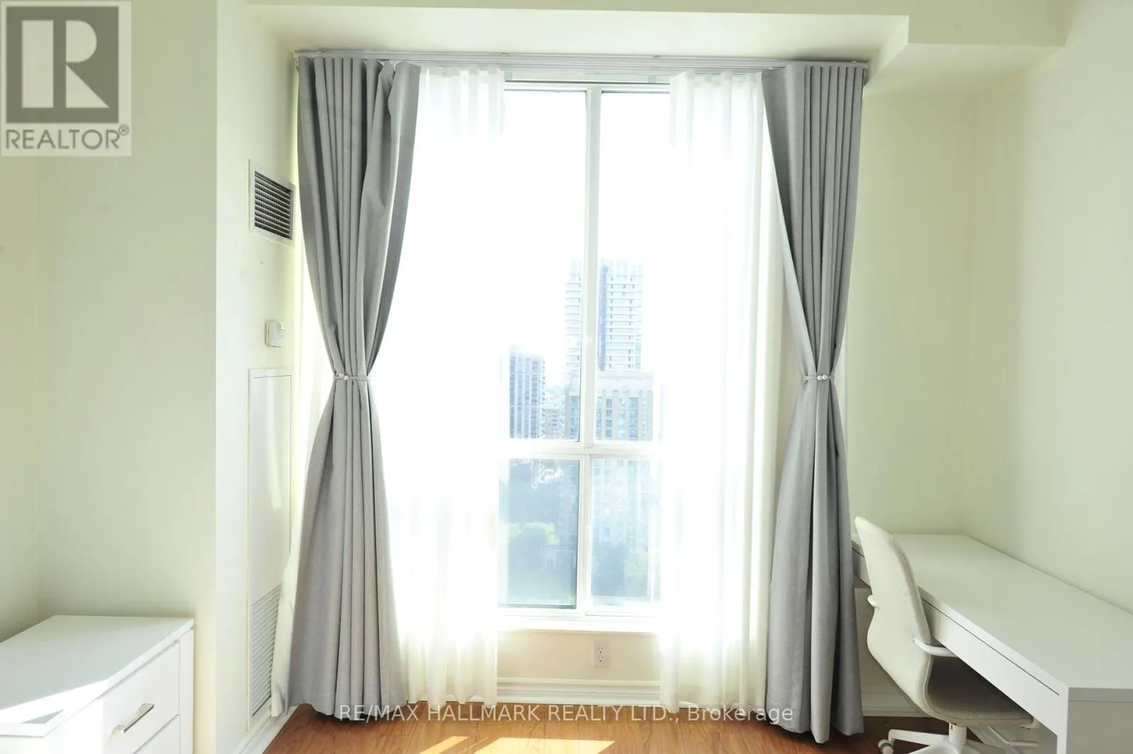 UPH02 - 7 LORRAINE DRIVE