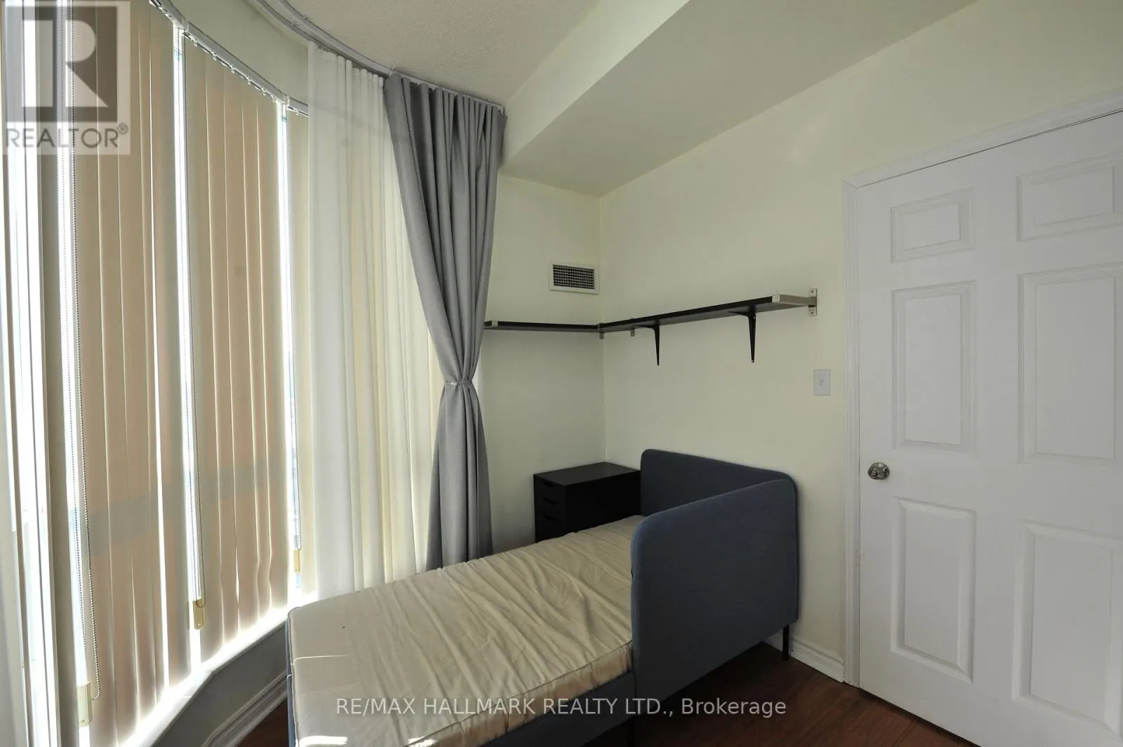 UPH02 - 7 LORRAINE DRIVE