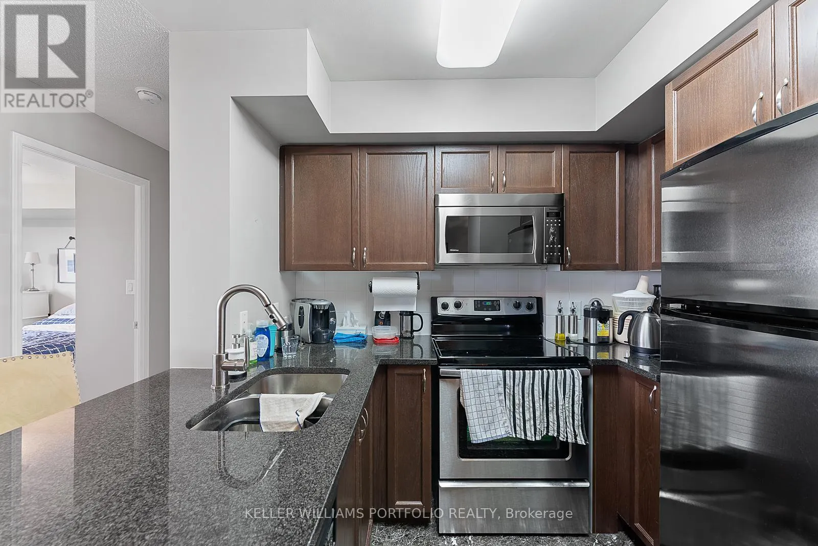 1823 - 35 HOLLYWOOD AVENUE