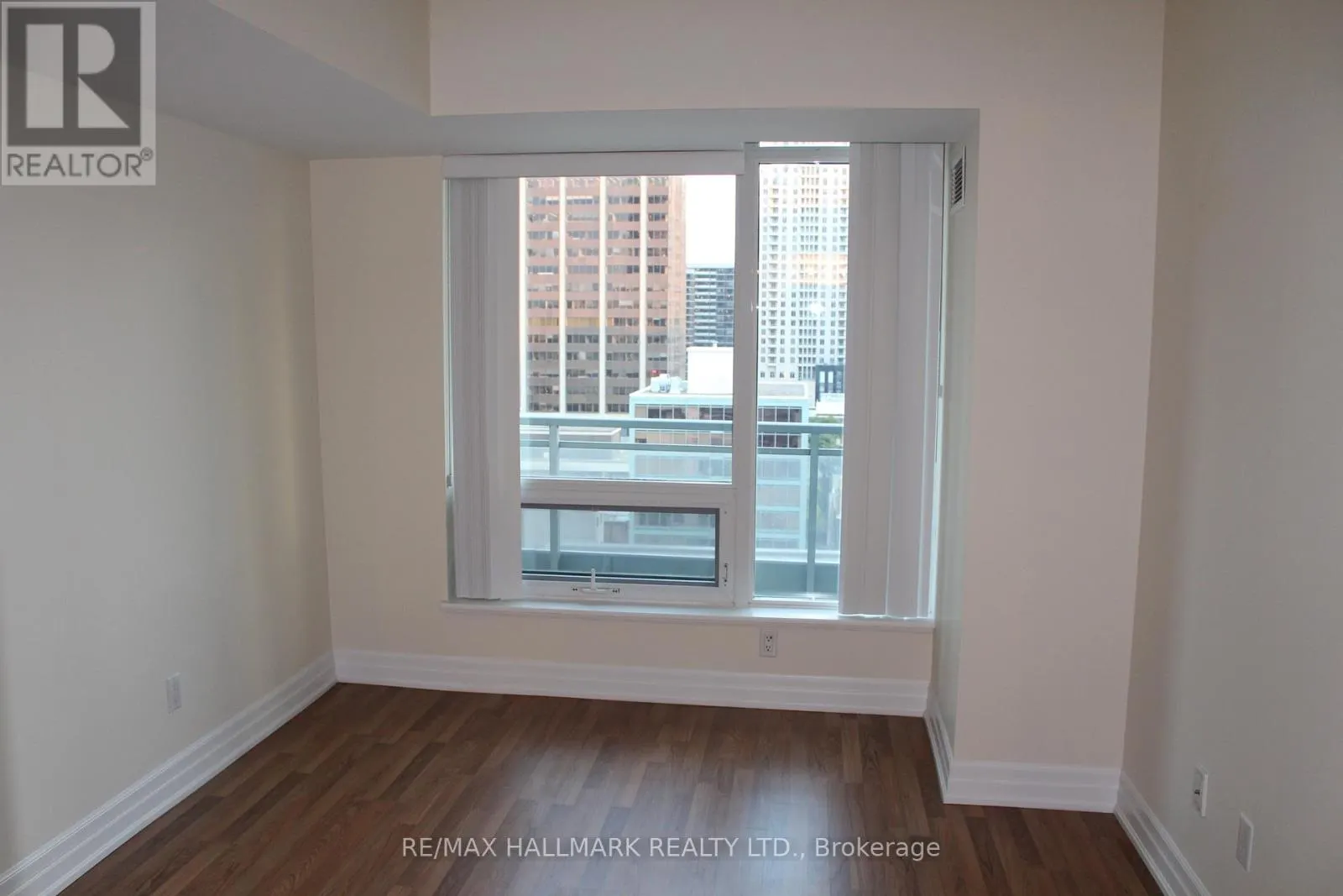 1205 - 8 SCOLLARD STREET