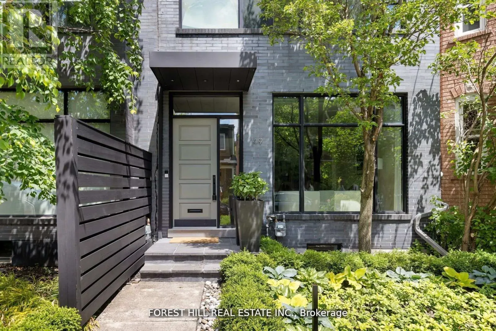 49 BROOKFIELD STREET