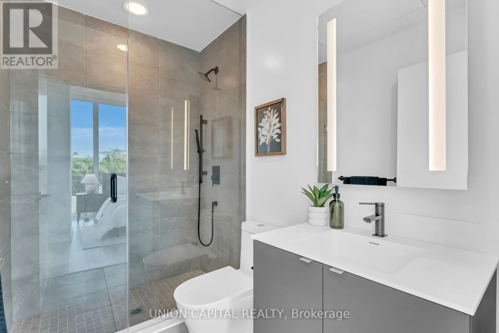 308 - 500 DUPONT STREET