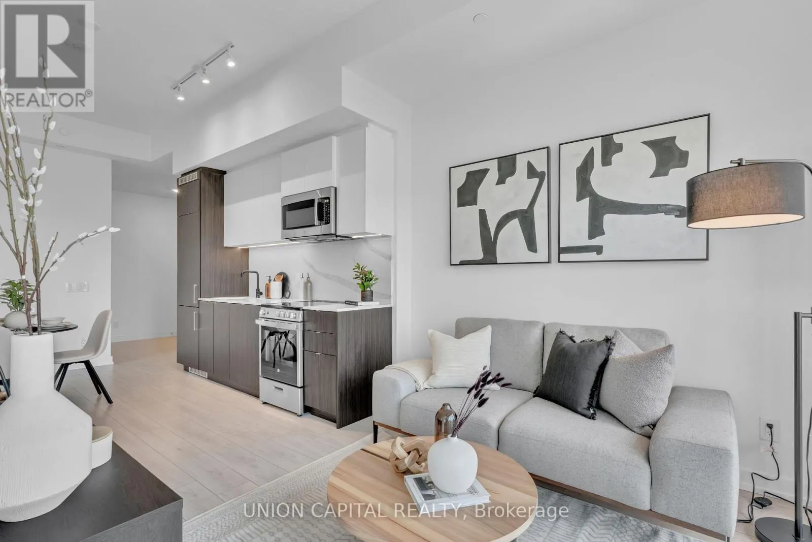 308 - 500 DUPONT STREET