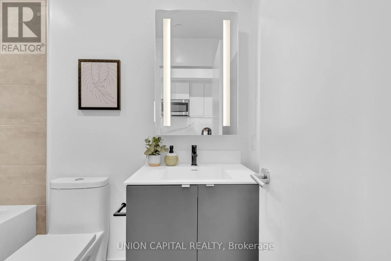 308 - 500 DUPONT STREET