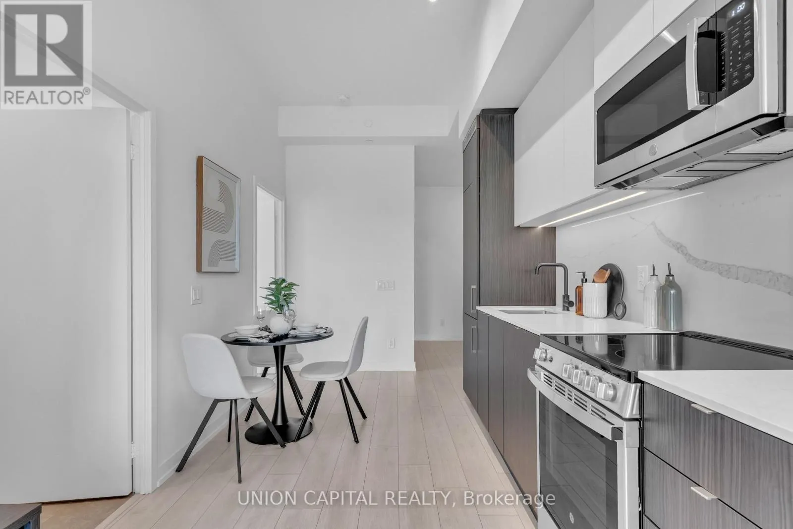 308 - 500 DUPONT STREET