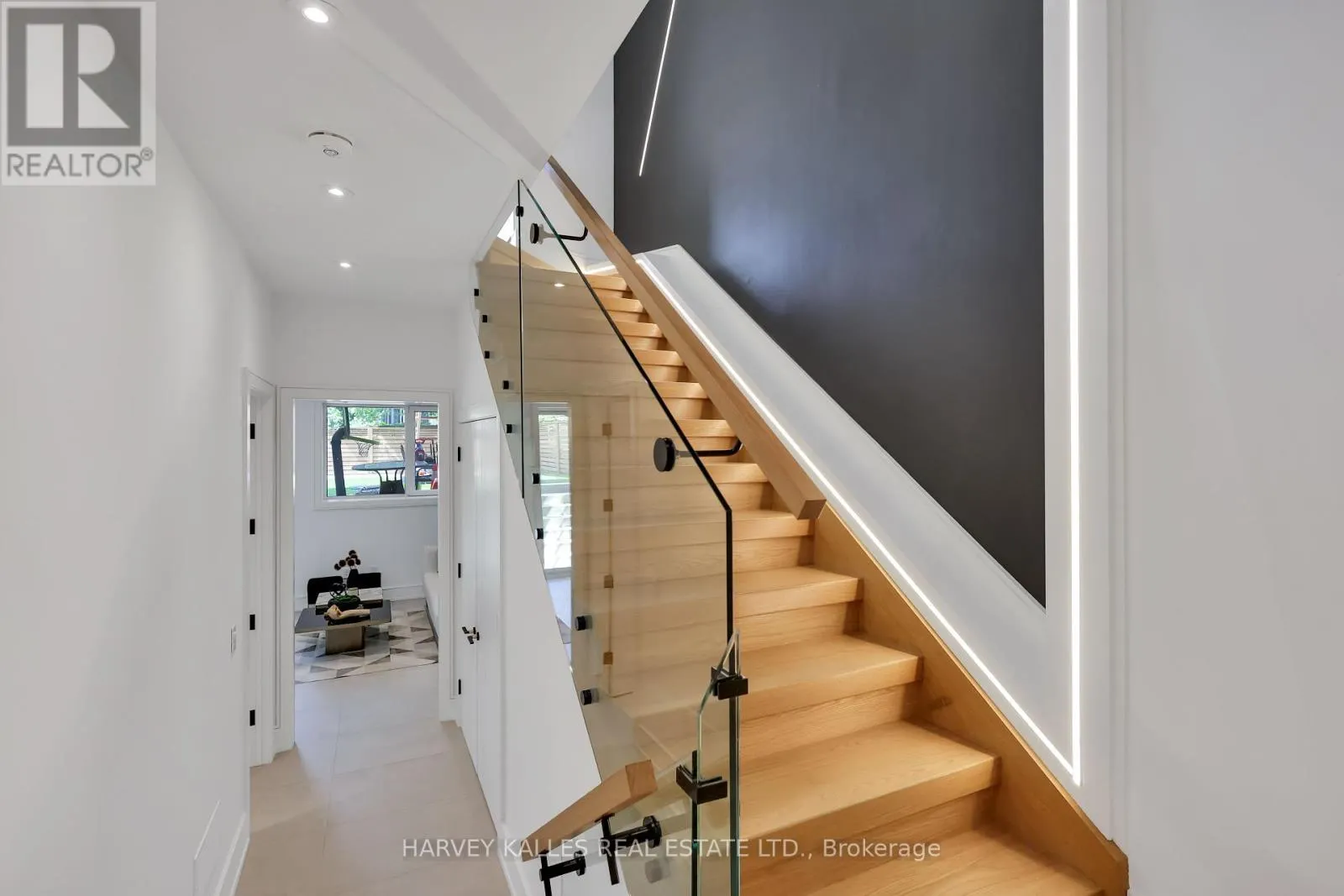 116 DELORAINE AVENUE