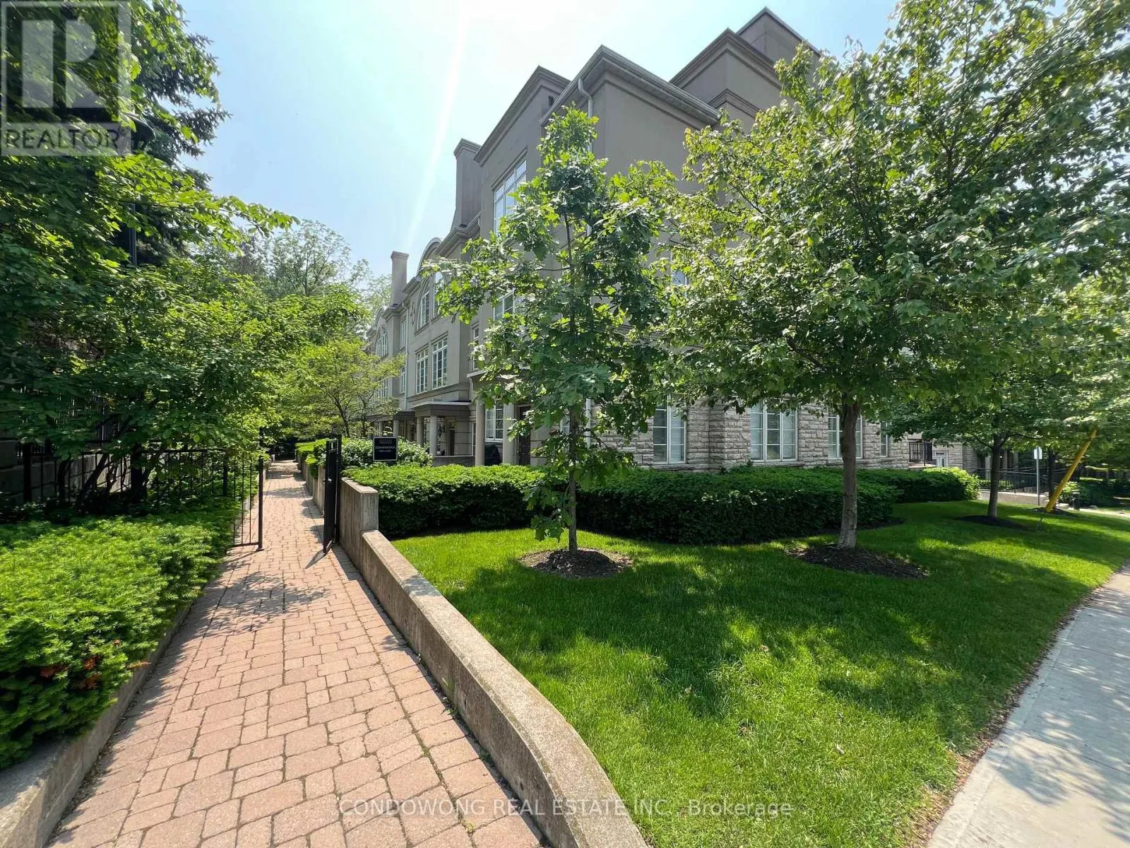 612 - 53 YORK MILLS ROAD