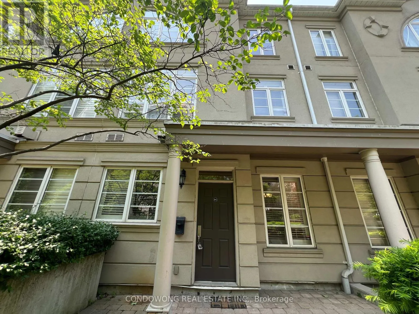 612 - 53 YORK MILLS ROAD